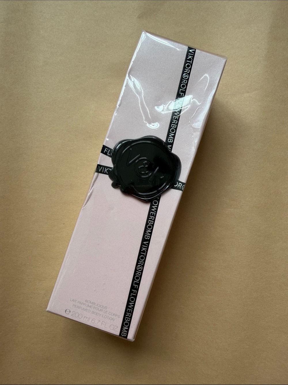 Viktor & Rolf Flowerbomb Bomblicious perfumed body lotion (Discontinued)